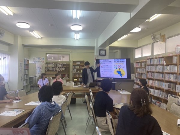 中学校での講演